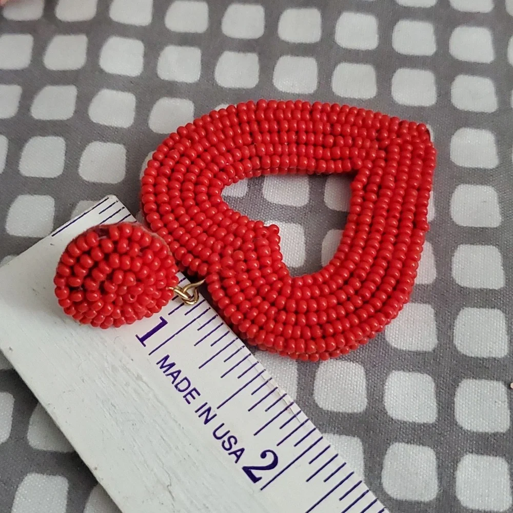 Piper K Handcrafted Seedbead Heart Earrings - Picture 7 of 8